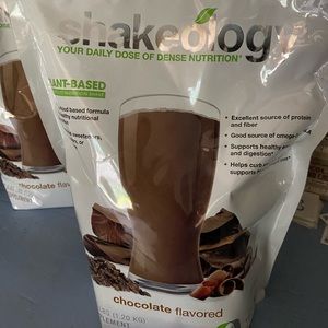 Vegan chocolate shakes
